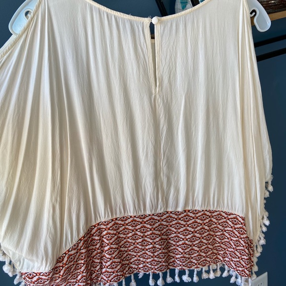 Doe & Rae Batwing Top- Size S (Like New) - Picture 5 of 6